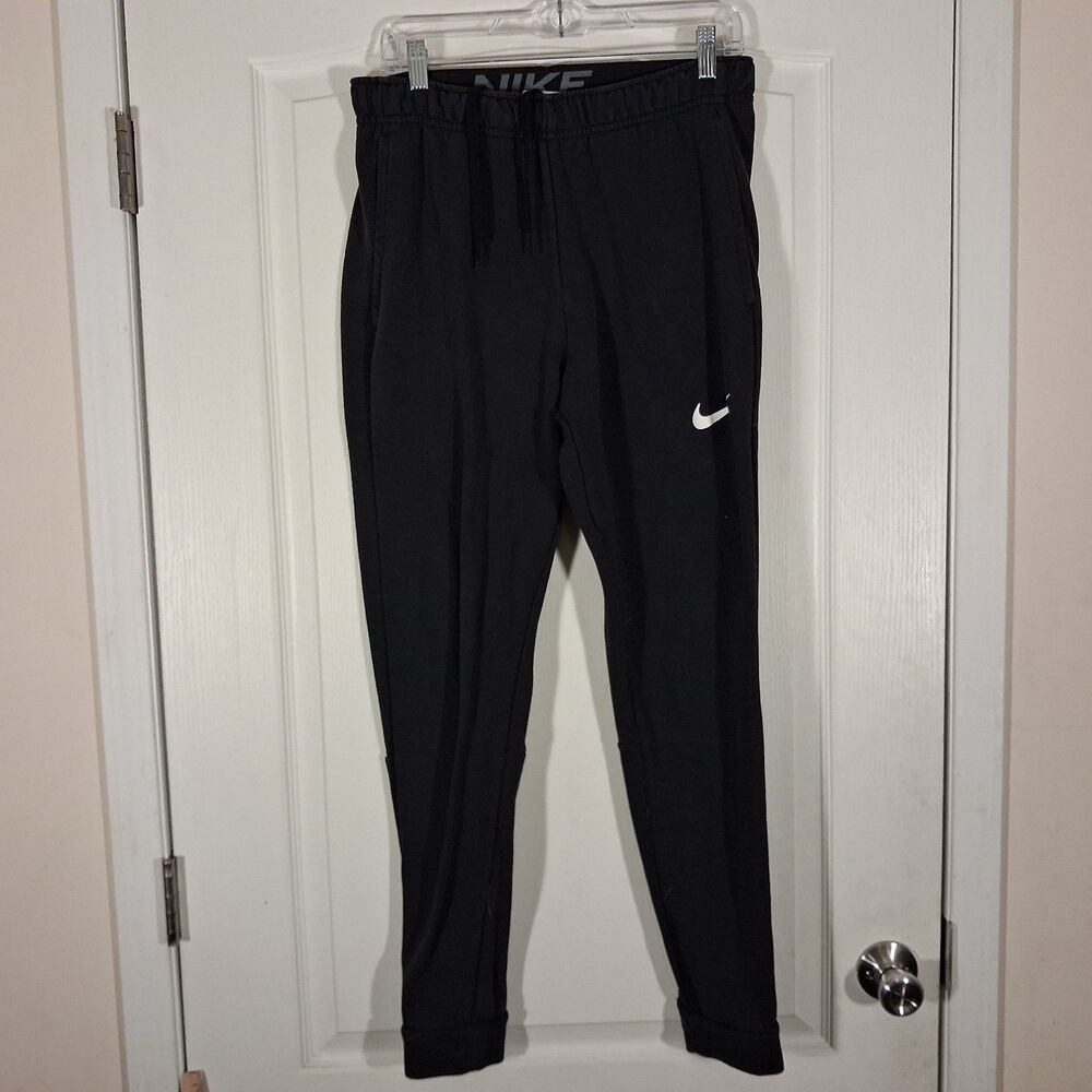 Nike jogger sweatpants mens M Medium black tapered gym work swoosh CZ6379-010